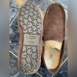 Ugg slippers, Men’s size 11, brand new